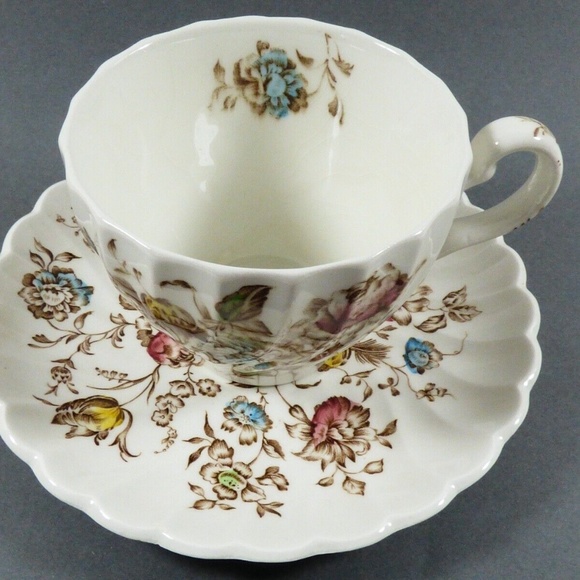 Johnson Brothers Staffordshire Bouquet floral pattern Tea Cup & Saucer Set - Picture 6 of 6